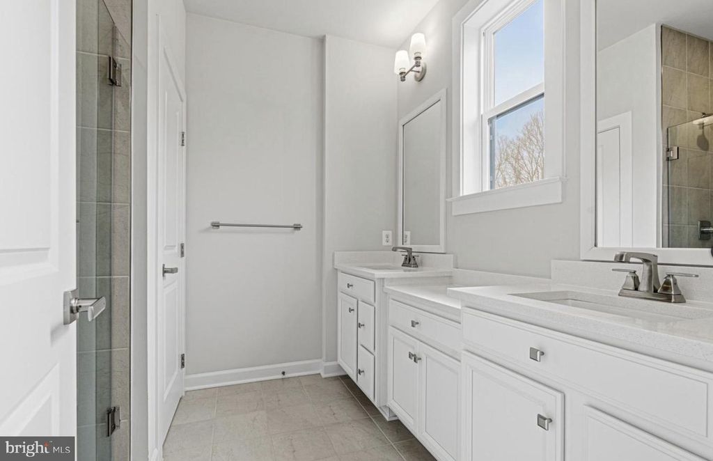 Image 7 of property listing at 13866 RIDGEVIEW CT, Hunt Valley, MD 21030