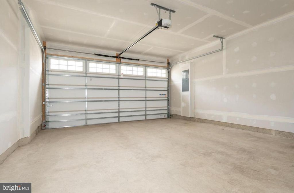 Image 9 of property listing at 13866 RIDGEVIEW CT, Hunt Valley, MD 21030