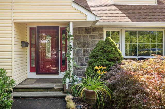 7 Junior Drive, Ronkonkoma, NY 11779