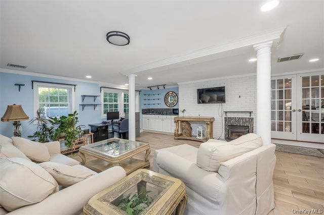 7 Junior Drive, Ronkonkoma, NY 11779