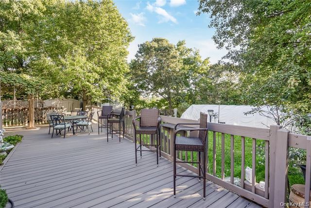 7 Junior Drive, Ronkonkoma, NY 11779