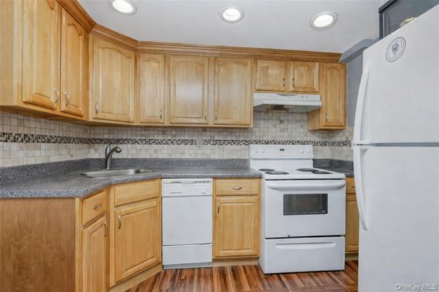 7 Junior Drive, Ronkonkoma, NY 11779