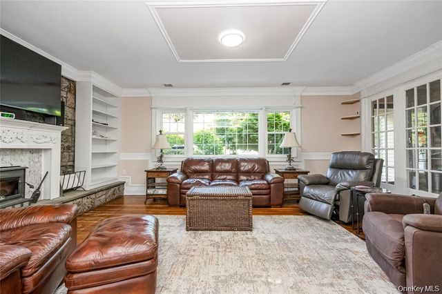 7 Junior Drive, Ronkonkoma, NY 11779