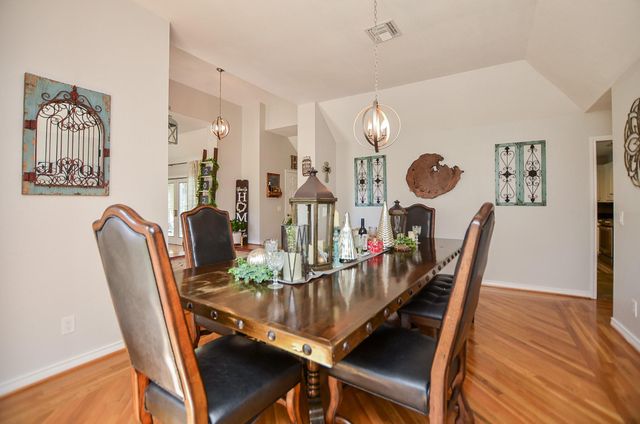 807 Trochta Street, El Campo, TX 77437