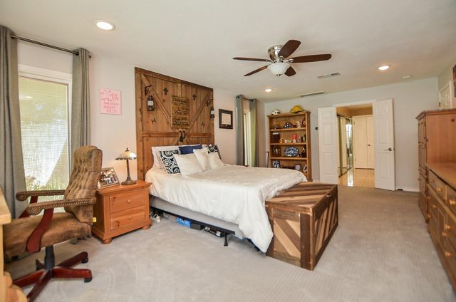 807 Trochta Street, El Campo, TX 77437