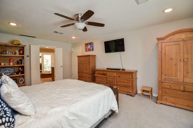 807 Trochta Street, El Campo, TX 77437