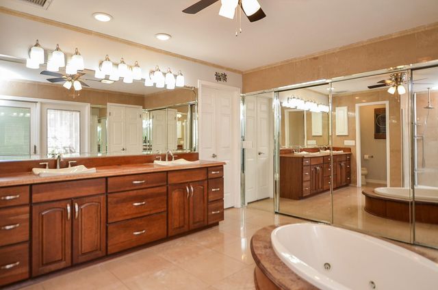 807 Trochta Street, El Campo, TX 77437