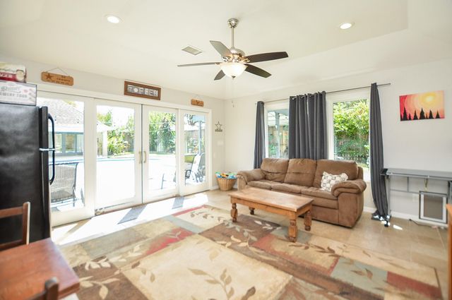 807 Trochta Street, El Campo, TX 77437