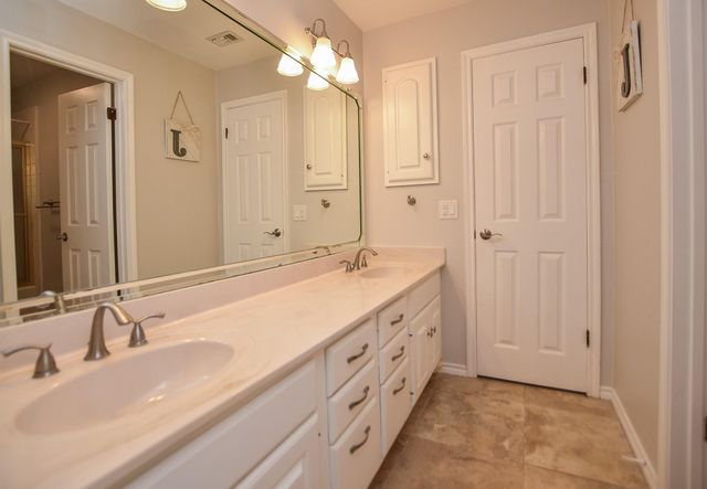 807 Trochta Street, El Campo, TX 77437