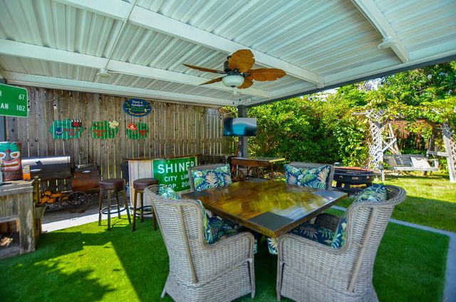 807 Trochta Street, El Campo, TX 77437