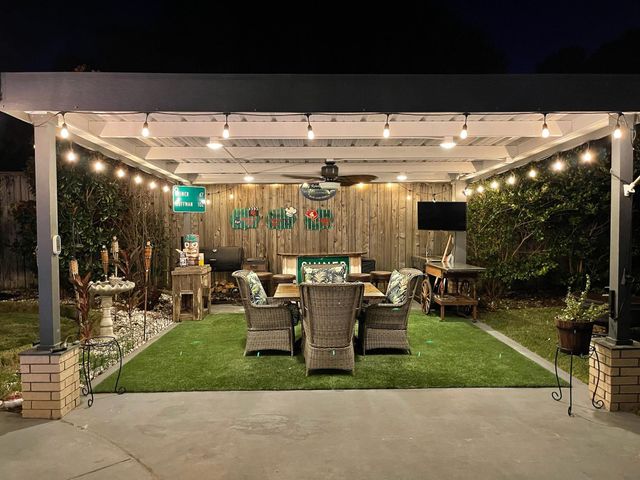 807 Trochta Street, El Campo, TX 77437