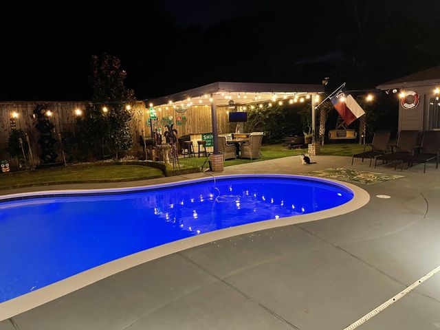 807 Trochta Street, El Campo, TX 77437