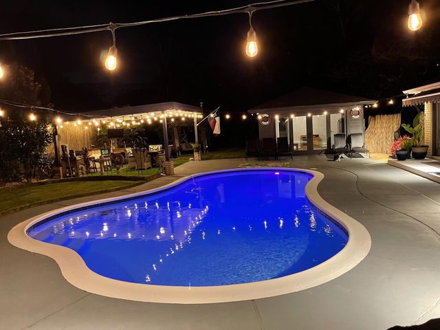 807 Trochta Street, El Campo, TX 77437