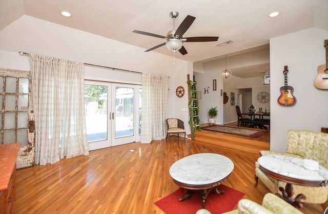 807 Trochta Street, El Campo, TX 77437