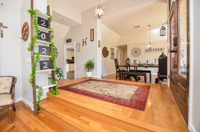 807 Trochta Street, El Campo, TX 77437