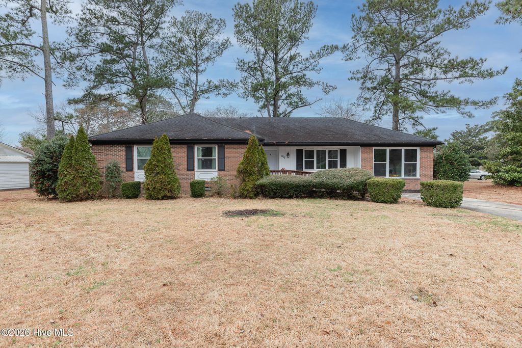 605 Winchester Road, Jacksonville, NC 28546