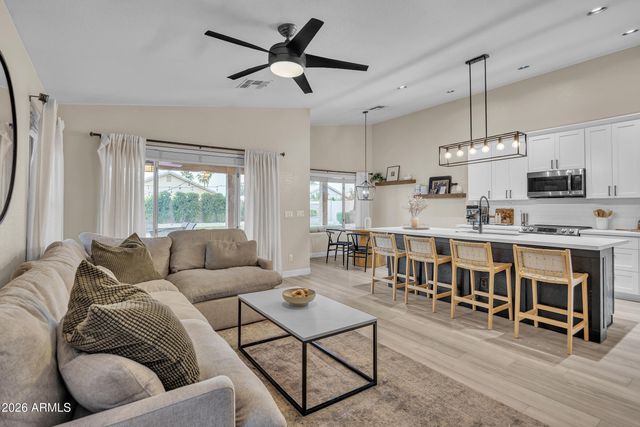 4629 E Gold Poppy Way, Phoenix, AZ 85044