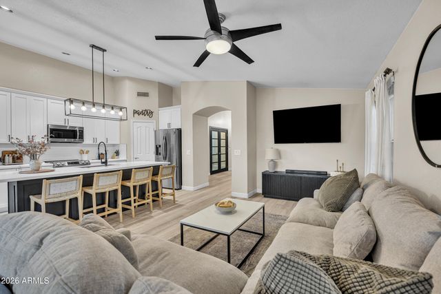 4629 E Gold Poppy Way, Phoenix, AZ 85044