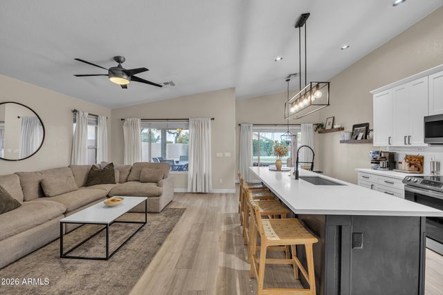 4629 E Gold Poppy Way, Phoenix, AZ 85044