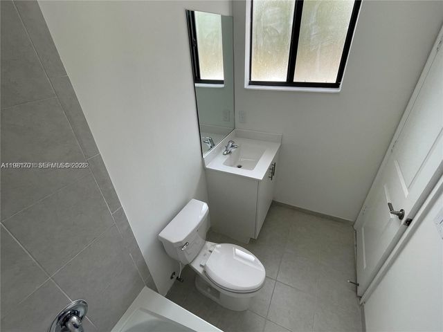 969 NE 211th St 969, Miami, FL 33179