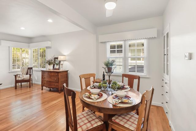 2711 17th St, Sacramento, CA 95818