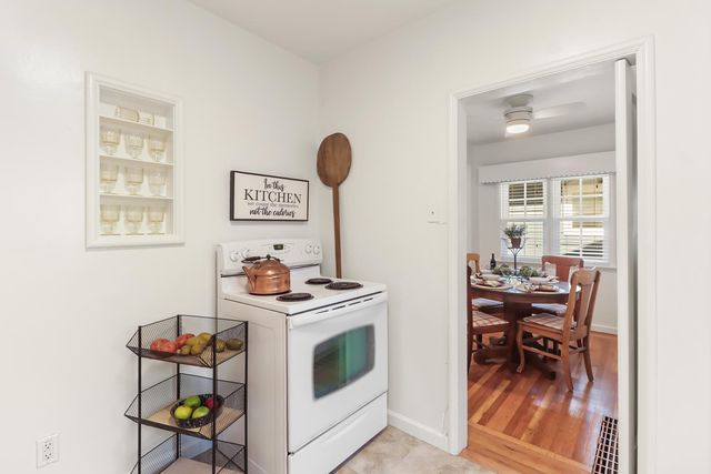 2711 17th St, Sacramento, CA 95818