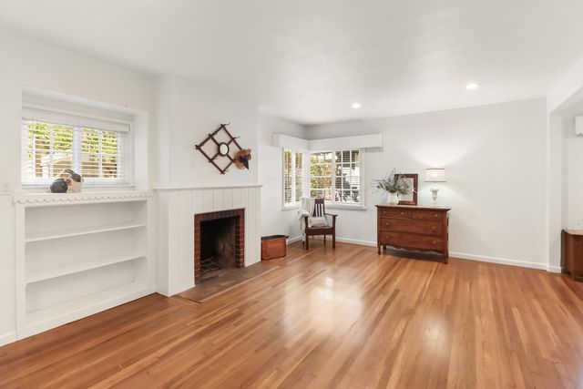 2711 17th St, Sacramento, CA 95818