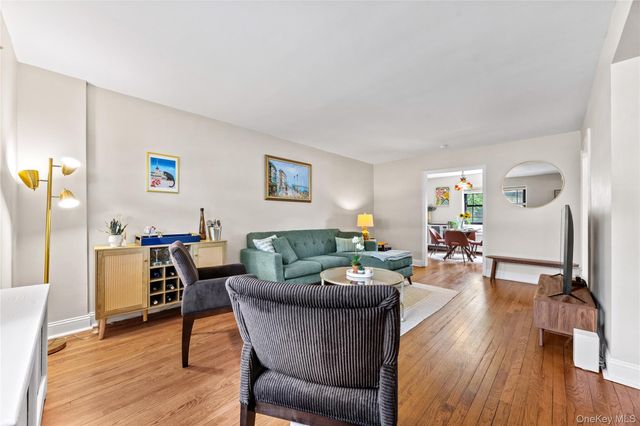 20 Manchester Road 2L, Eastchester, NY 10709