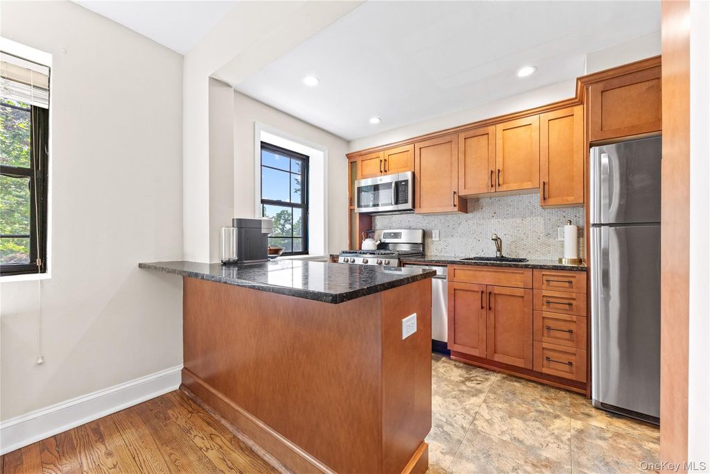 20 Manchester Road 2L, Eastchester, NY 10709 — photo 4
