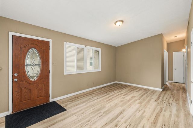 412 Gray Street, Des Moines, IA 50315