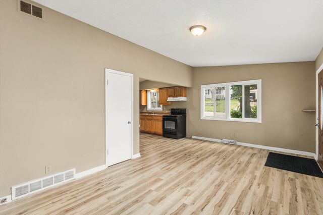 412 Gray Street, Des Moines, IA 50315
