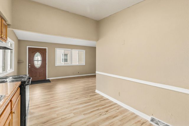 412 Gray Street, Des Moines, IA 50315