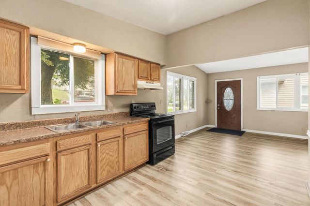 412 Gray Street, Des Moines, IA 50315
