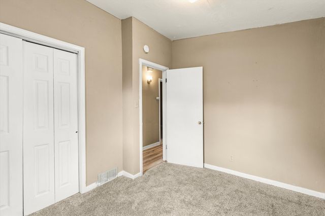 412 Gray Street, Des Moines, IA 50315