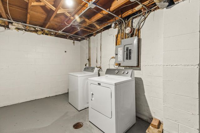 412 Gray Street, Des Moines, IA 50315