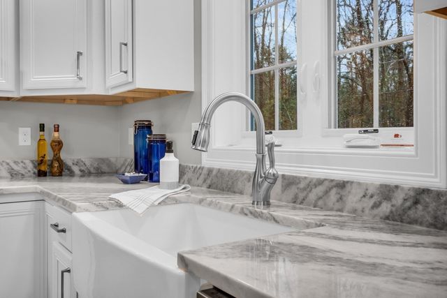 501 Alpine Rd Applewood, Fitchburg, MA 01420