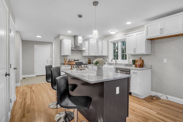 501 Alpine Rd Applewood, Fitchburg, MA 01420