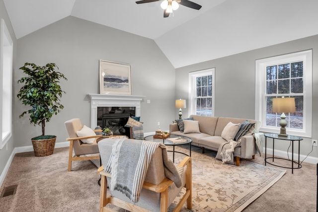 501 Alpine Rd Applewood, Fitchburg, MA 01420