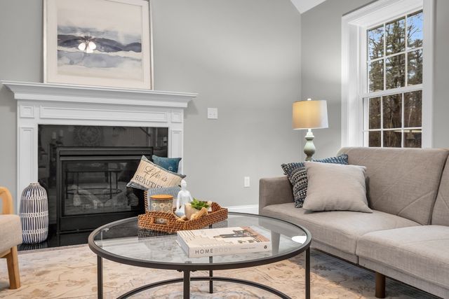 501 Alpine Rd Applewood, Fitchburg, MA 01420