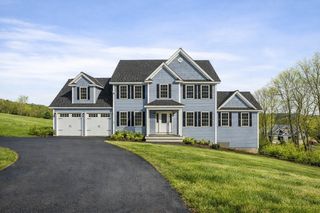 501 Alpine Rd Applewood, Fitchburg, MA 01420