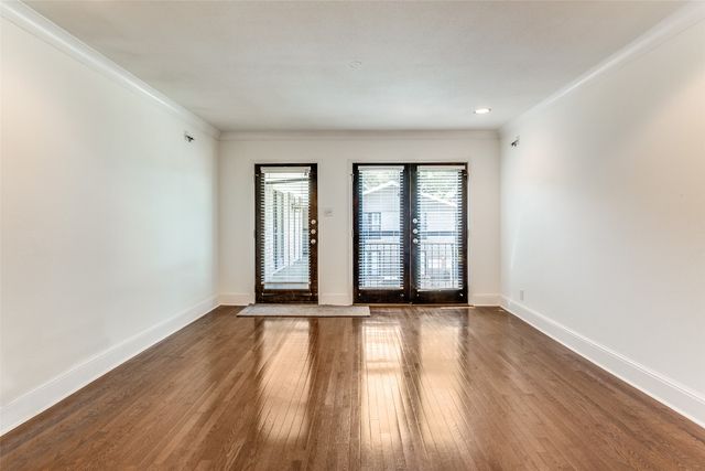 10211 Regal Oaks Drive 220, Dallas, TX 75230