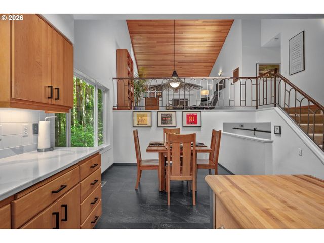 6 GOYA St, Lake Oswego, OR 97035