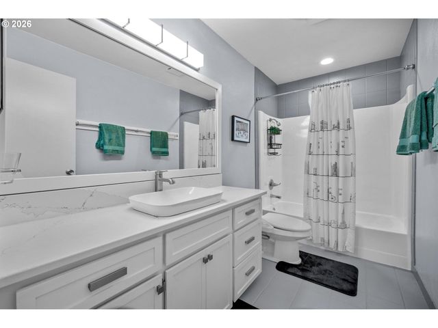6 GOYA St, Lake Oswego, OR 97035