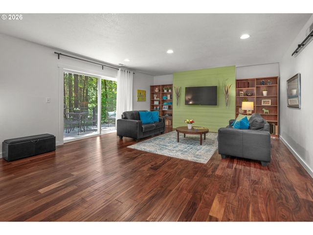 6 GOYA St, Lake Oswego, OR 97035