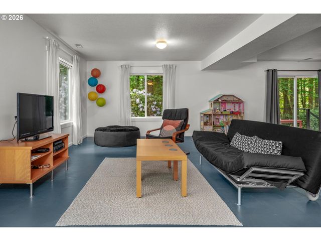 6 GOYA St, Lake Oswego, OR 97035