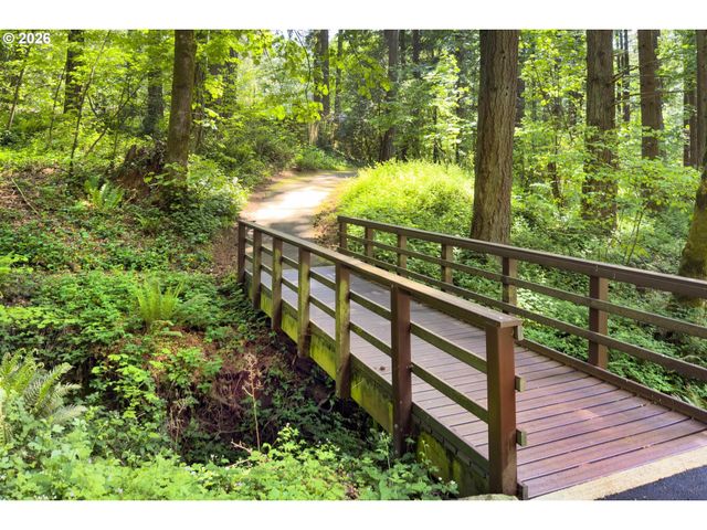 6 GOYA St, Lake Oswego, OR 97035