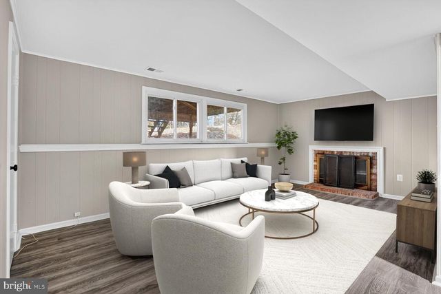 2561 PAXTON ST, Woodbridge, VA 22192