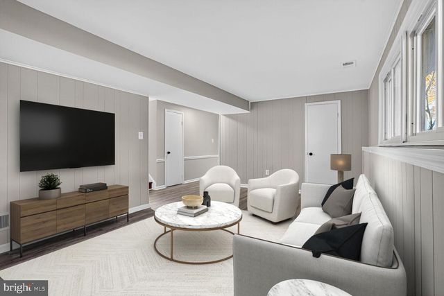 2561 PAXTON ST, Woodbridge, VA 22192