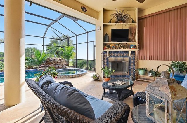 6151 9TH AVENUE CIRCLE NE, Bradenton, FL 34212