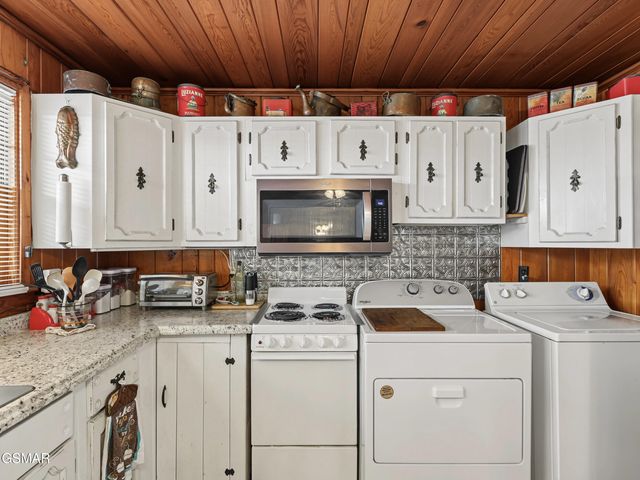 625 Asbury Lane, Gatlinburg, TN 37738
